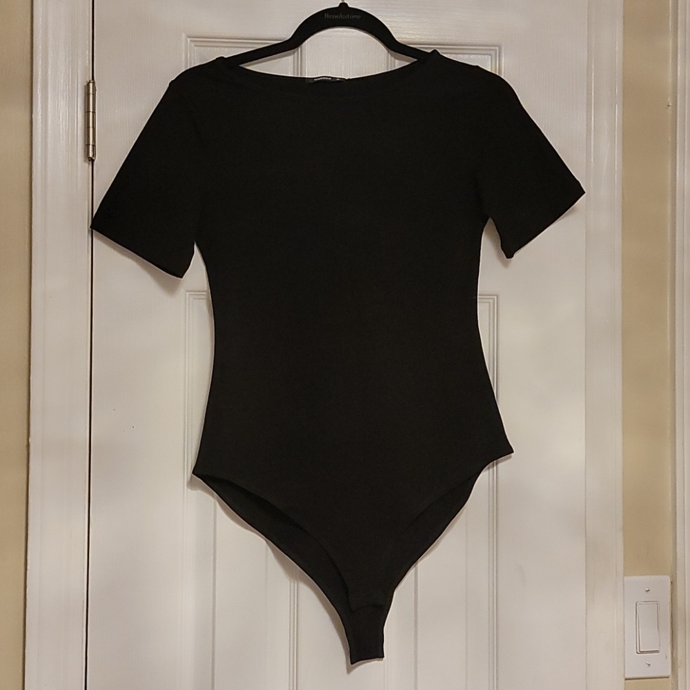 2 bodysuits